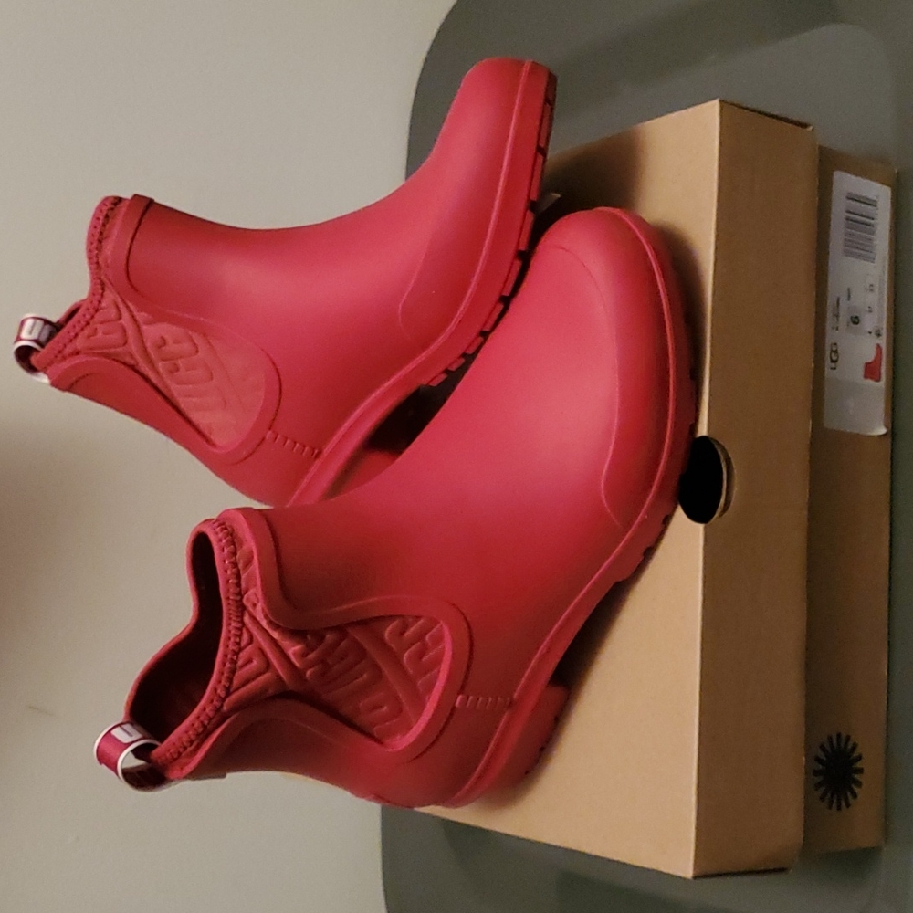 UGG CHEVONNE RAINBOOT